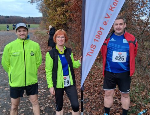 Anita Massion läuft auf Platz 1 bei der Cochem-Zeller Crosslauf-Serie